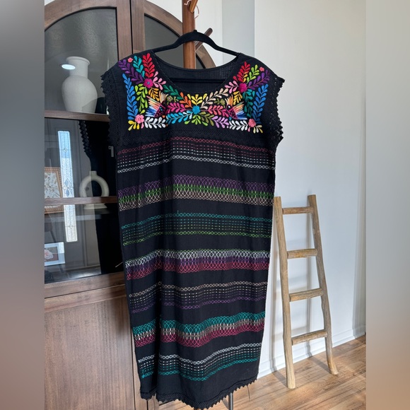 EUC Mexican Embroidered Shift Dress - Picture 2 of 4